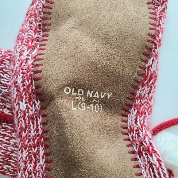 Old Navy Red And White Knit Slipper Socks - Picture 6 of 7